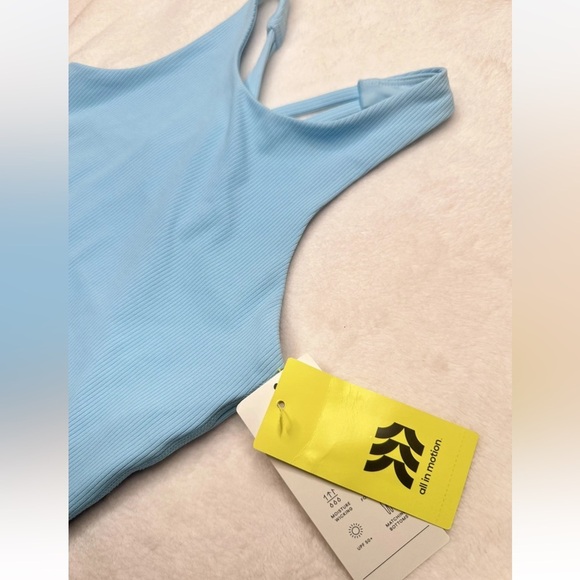 All In Motion Cropped Tank Tight Fit Kids Girls Size Small (6/7T) Build In Bra - Picture 3 of 7